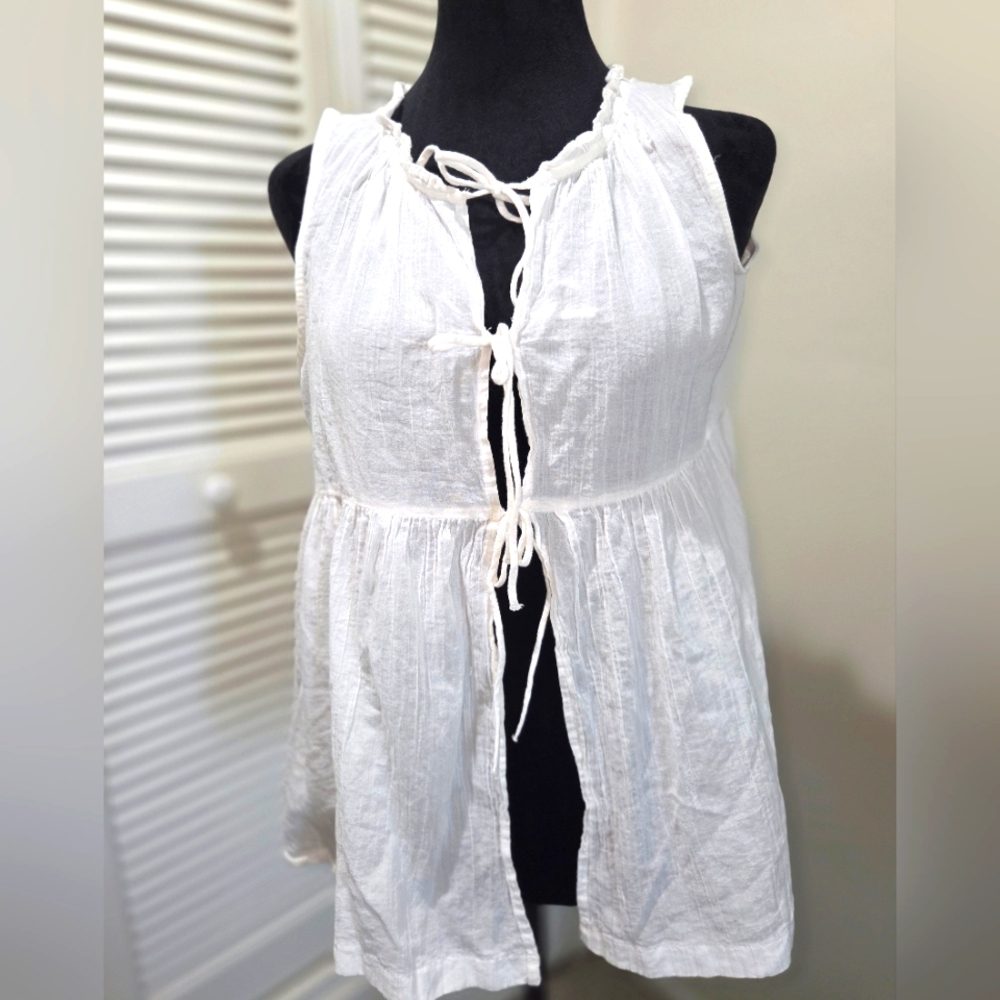 White Tie Front Sleeveless Blouse. Size M